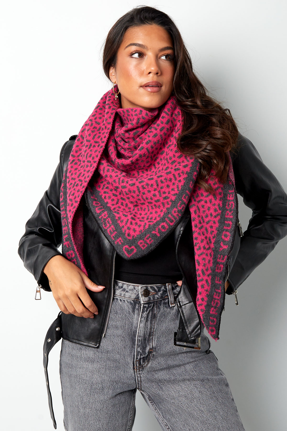 Colorful pointed scarf with text - fuchsia h5 Picture4